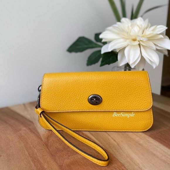 ‎COACH ORIGINALS WRISTLET - Picture 1 of 8